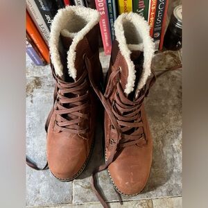 L.L. Bean Rugged Cozy Boots Brown Womens 9